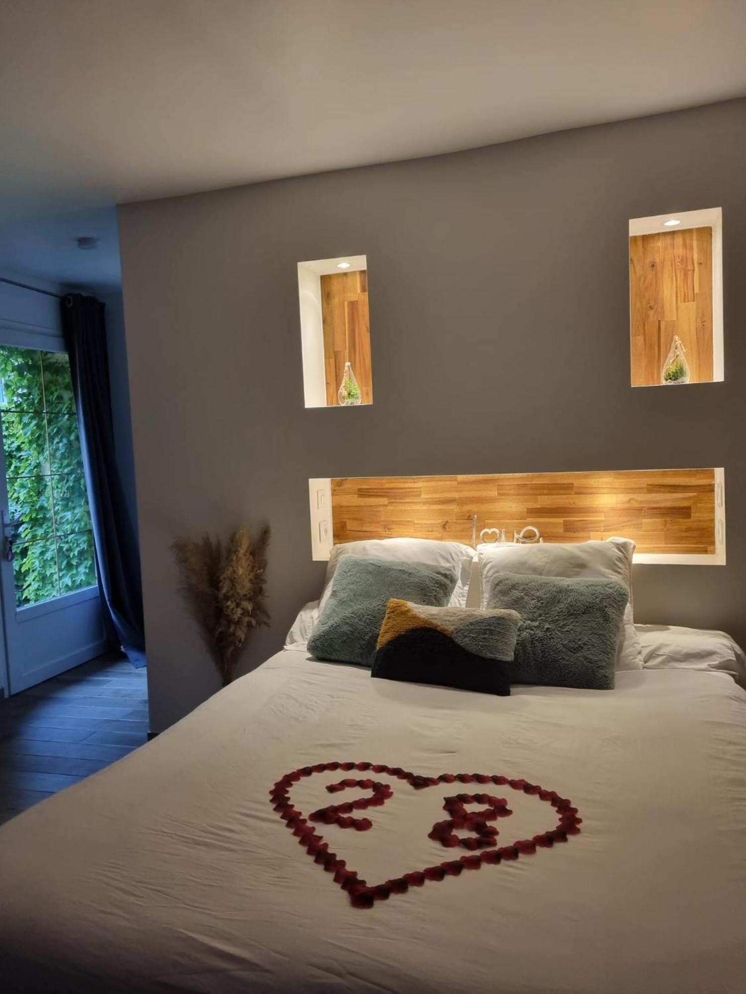 Saint-Prix  Suite De Charme Avec Jacuzzi Et Jardin Privatif Paris Au Calme מראה חיצוני תמונה