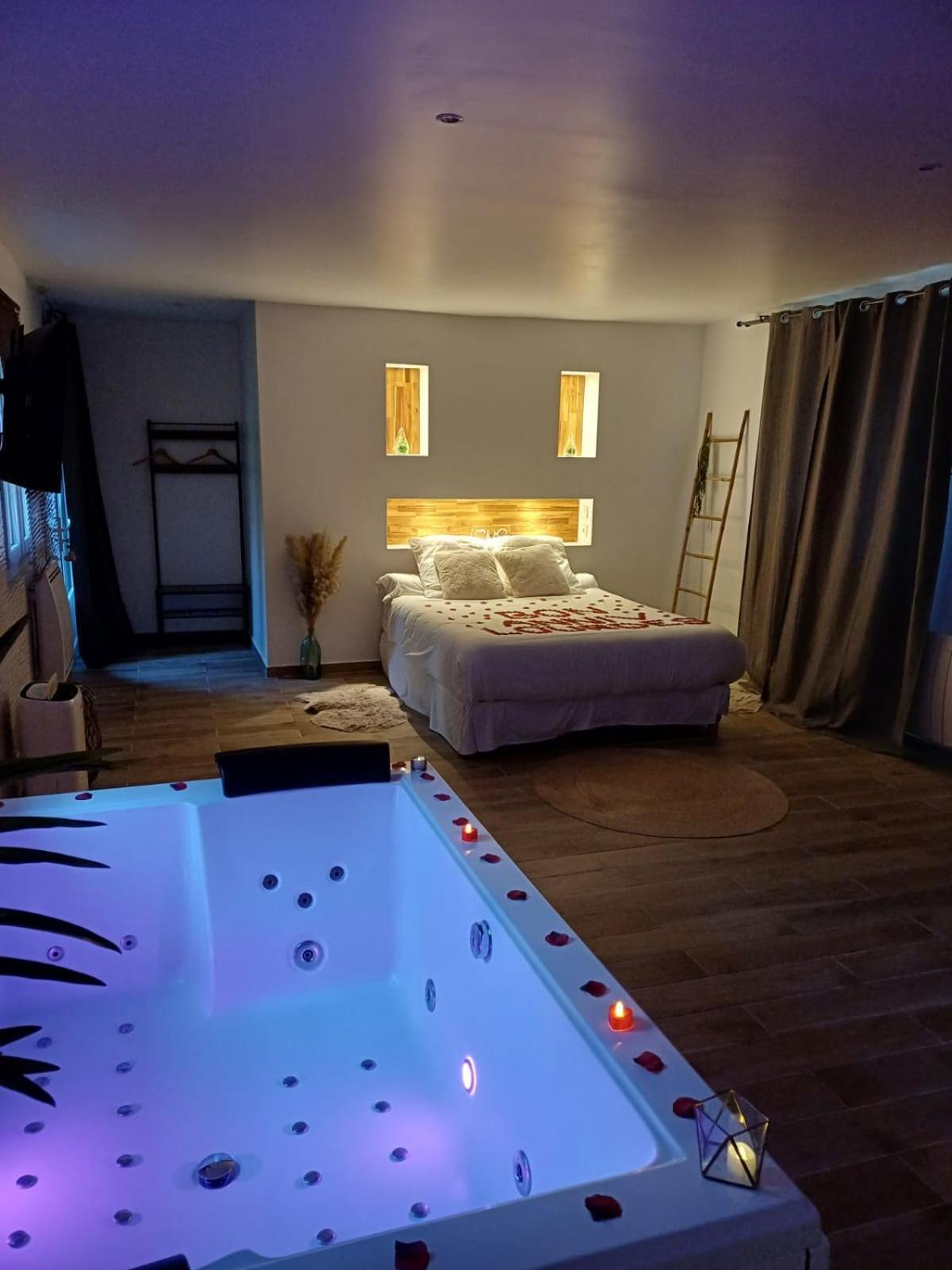 Saint-Prix  Suite De Charme Avec Jacuzzi Et Jardin Privatif Paris Au Calme מראה חיצוני תמונה