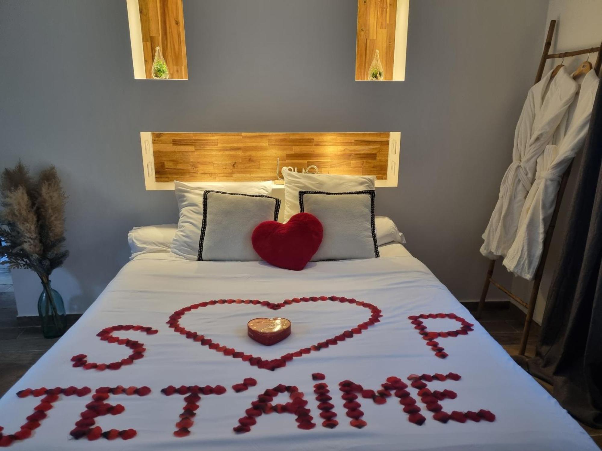 Saint-Prix  Suite De Charme Avec Jacuzzi Et Jardin Privatif Paris Au Calme מראה חיצוני תמונה